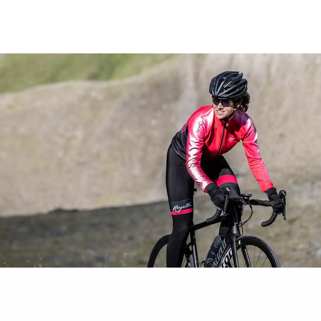 https://www.mikesport.eu/img/imagecache/31001-32000/product-media/ROGELLI-women-s-winter-cycling-pants-SELECT-black-pink-88579-1100x1100.webp