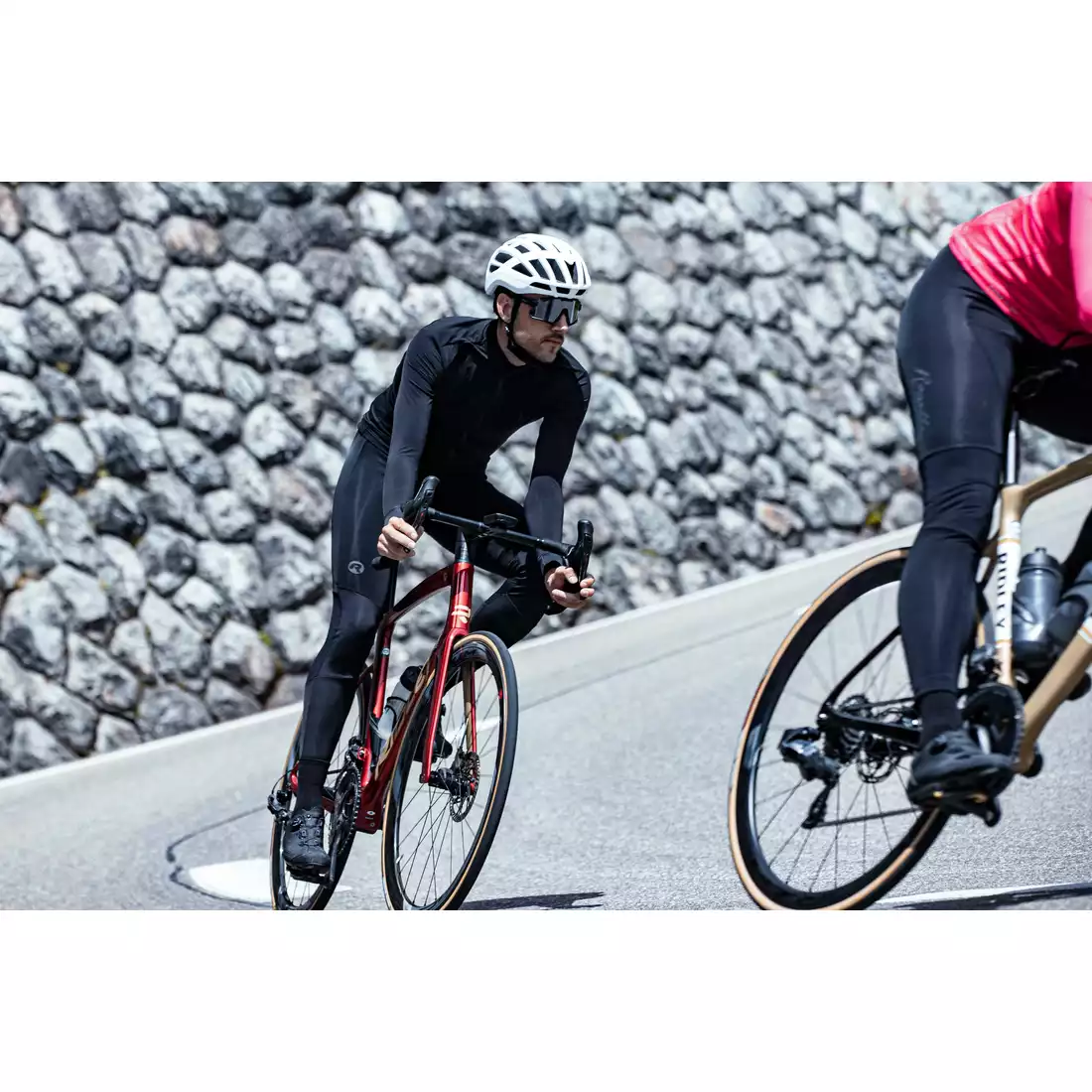 https://www.mikesport.eu/img/imagecache/49001-50000/product-media/ROGELLI-DISTANCE-men-winter-cycling-trousers-with-braces-black-114703-1100x1100.webp